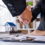 Selling to a real estate developer: what are the advantages and how to do it right?